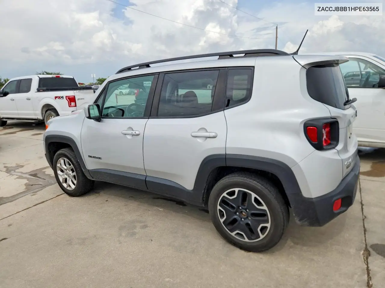 2017 Jeep Renegade Latitude VIN: ZACCJBBB1HPE63565 Lot: 61417546