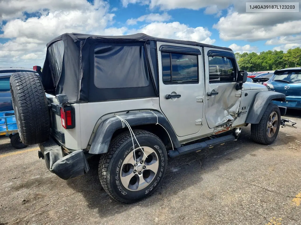 2007 Jeep Wrangler X VIN: 1J4GA39187L123203 Lot: 53542156