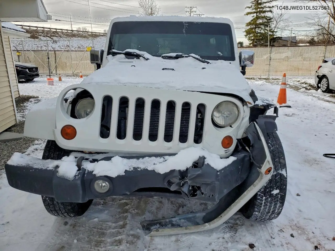 1C4BJWEG1DL527581 2013 Jeep Wrangler Unlimited Sahara