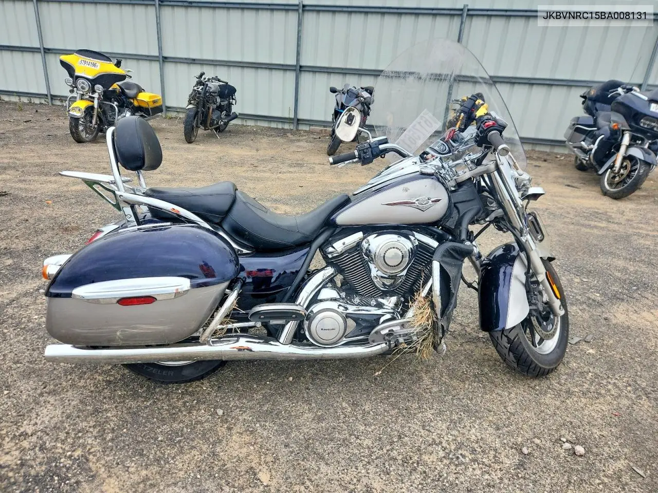 2011 Kawasaki Vn1700 C VIN: JKBVNRC15BA008131 Lot: 61756176