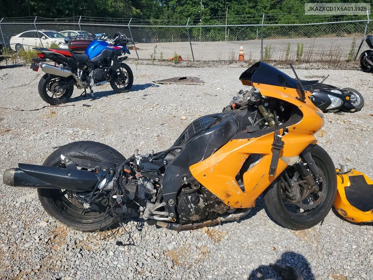 2006 Kawasaki Zx1000 D6F VIN: JKAZXCD1X6A013925 Lot: 58447136