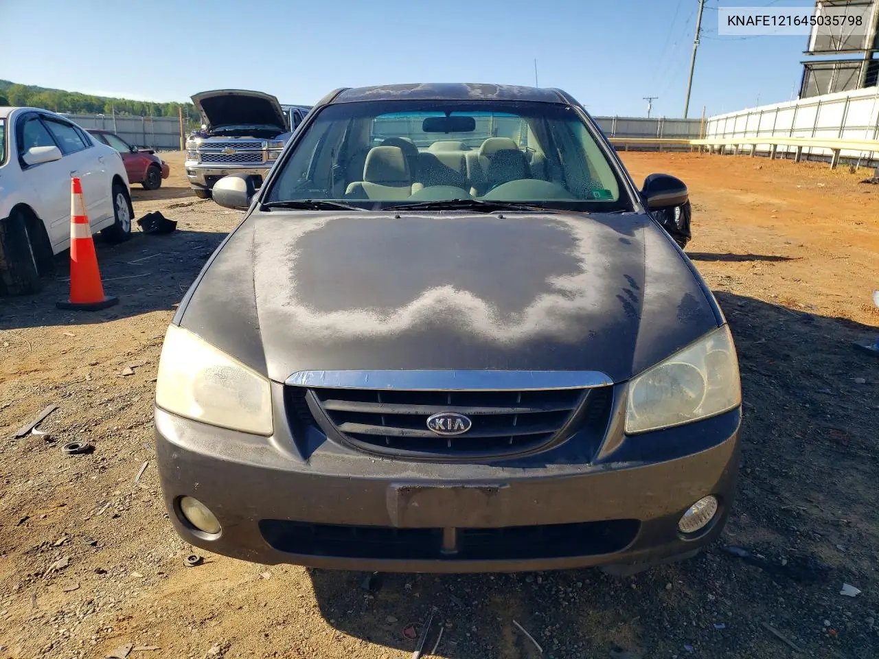 2004 Kia Spectra Lx VIN: KNAFE121645035798 Lot: 52946146