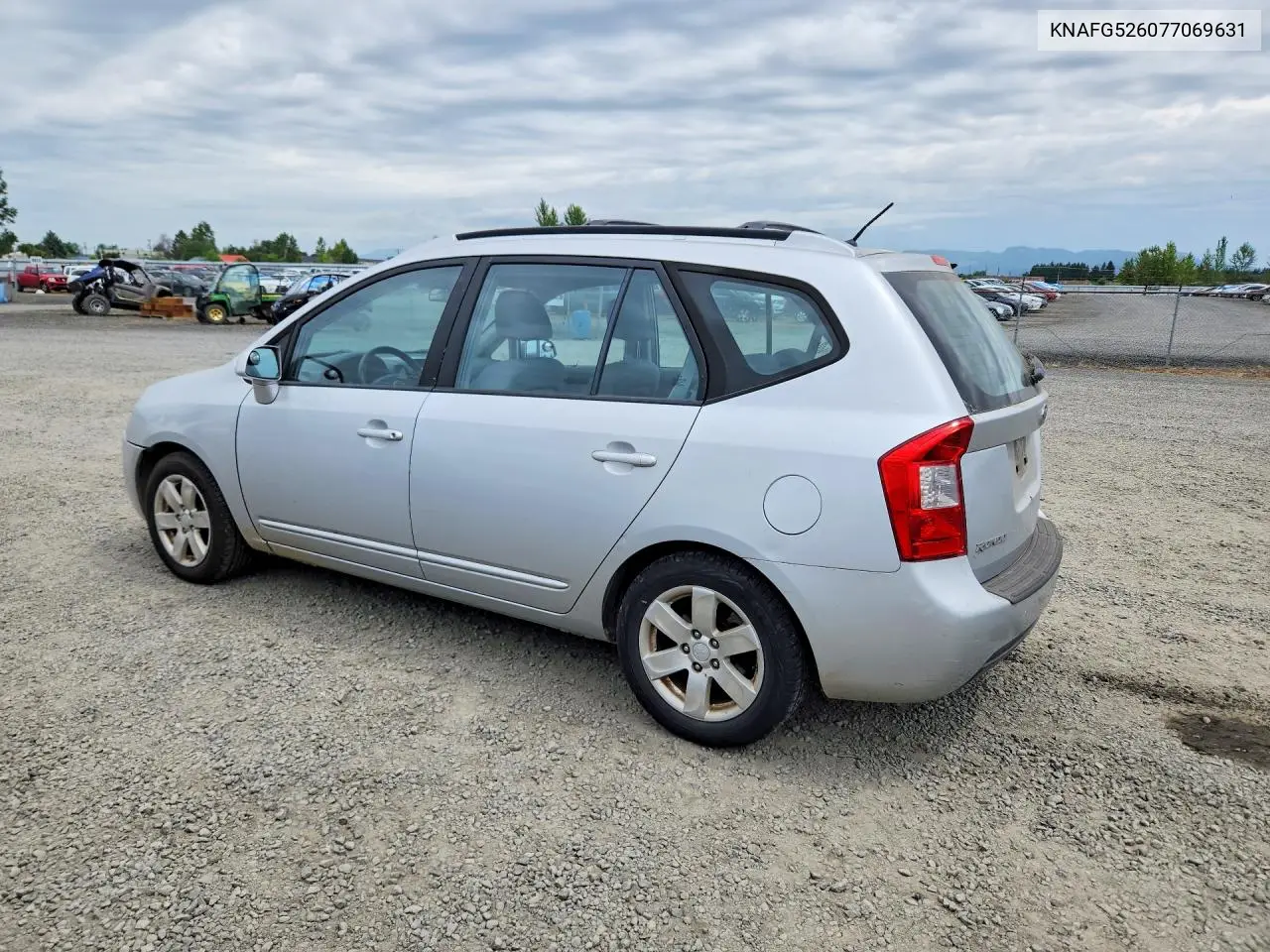 2007 Kia Rondo Lx VIN: KNAFG526077069631 Lot: 53662856