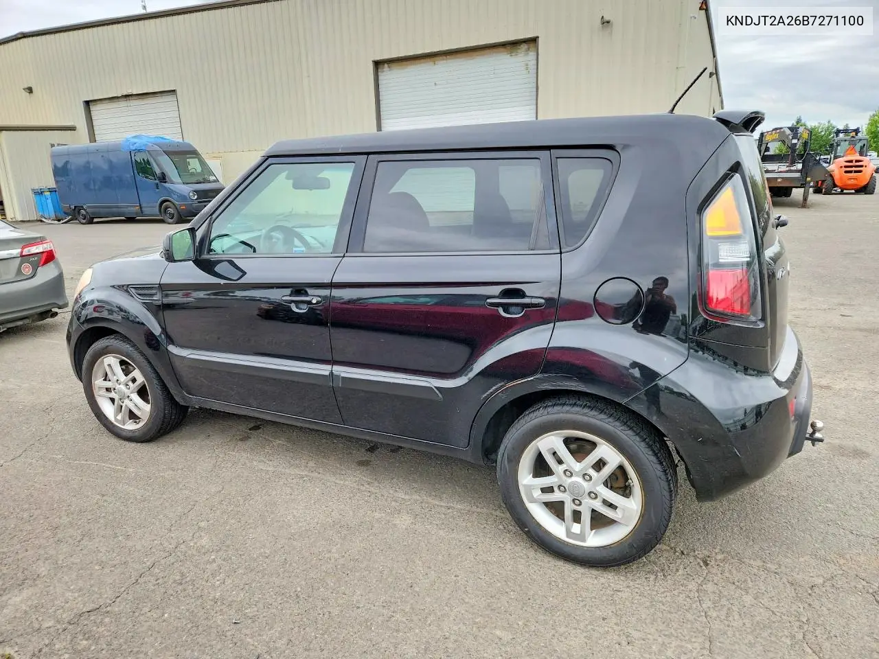 2011 Kia Soul + VIN: KNDJT2A26B7271100 Lot: 55142246