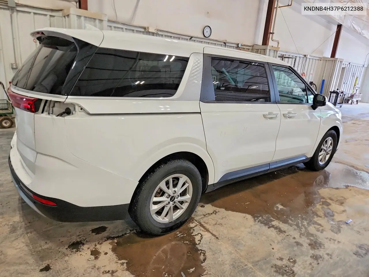 2023 Kia Carnival Lx VIN: KNDNB4H37P6212388 Lot: 57145846