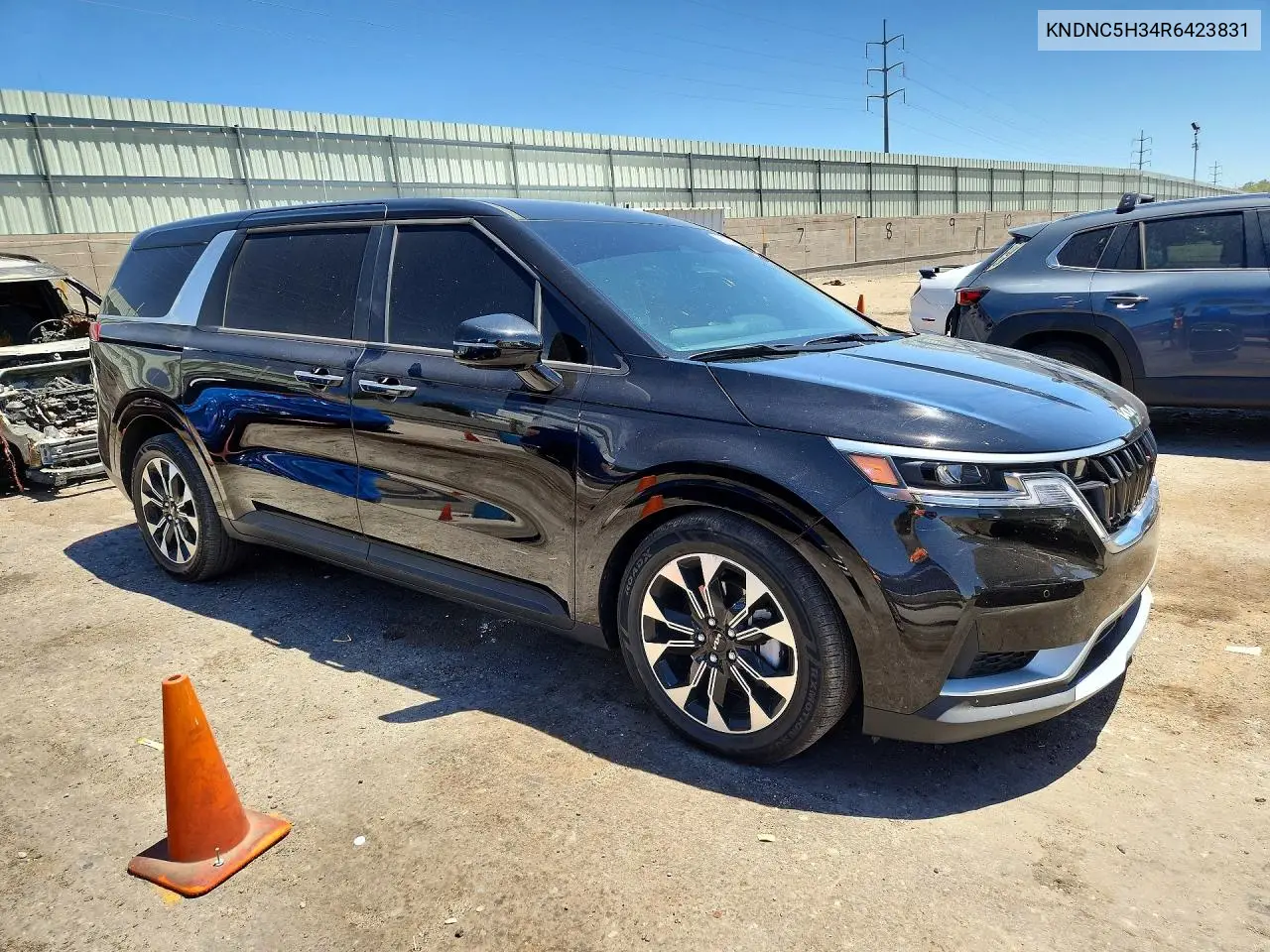 2024 Kia Carnival Ex VIN: KNDNC5H34R6423831 Lot: 58633596