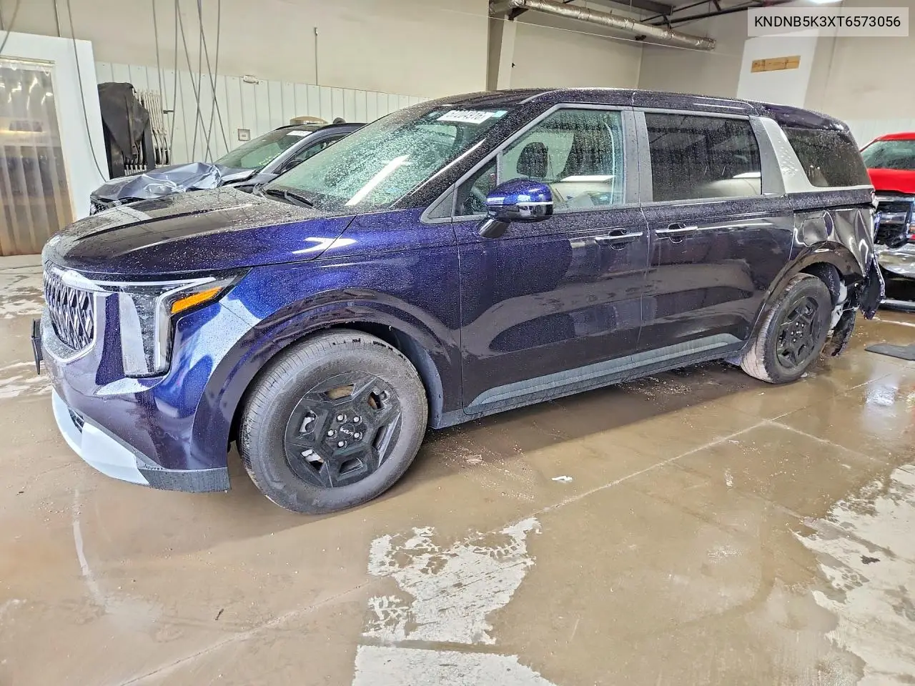 2026 Kia Carnival Lx VIN: KNDNB5K3XT6573056 Lot: 57204916