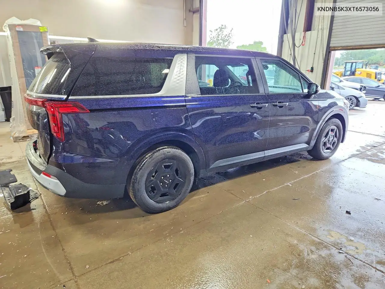 2026 Kia Carnival Lx VIN: KNDNB5K3XT6573056 Lot: 57204916