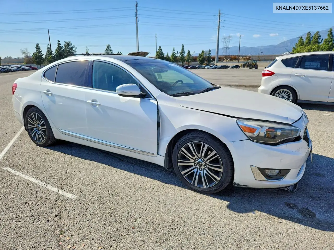 2014 Kia Cadenza Premium VIN: KNALN4D7XE5137662 Lot: 41725446