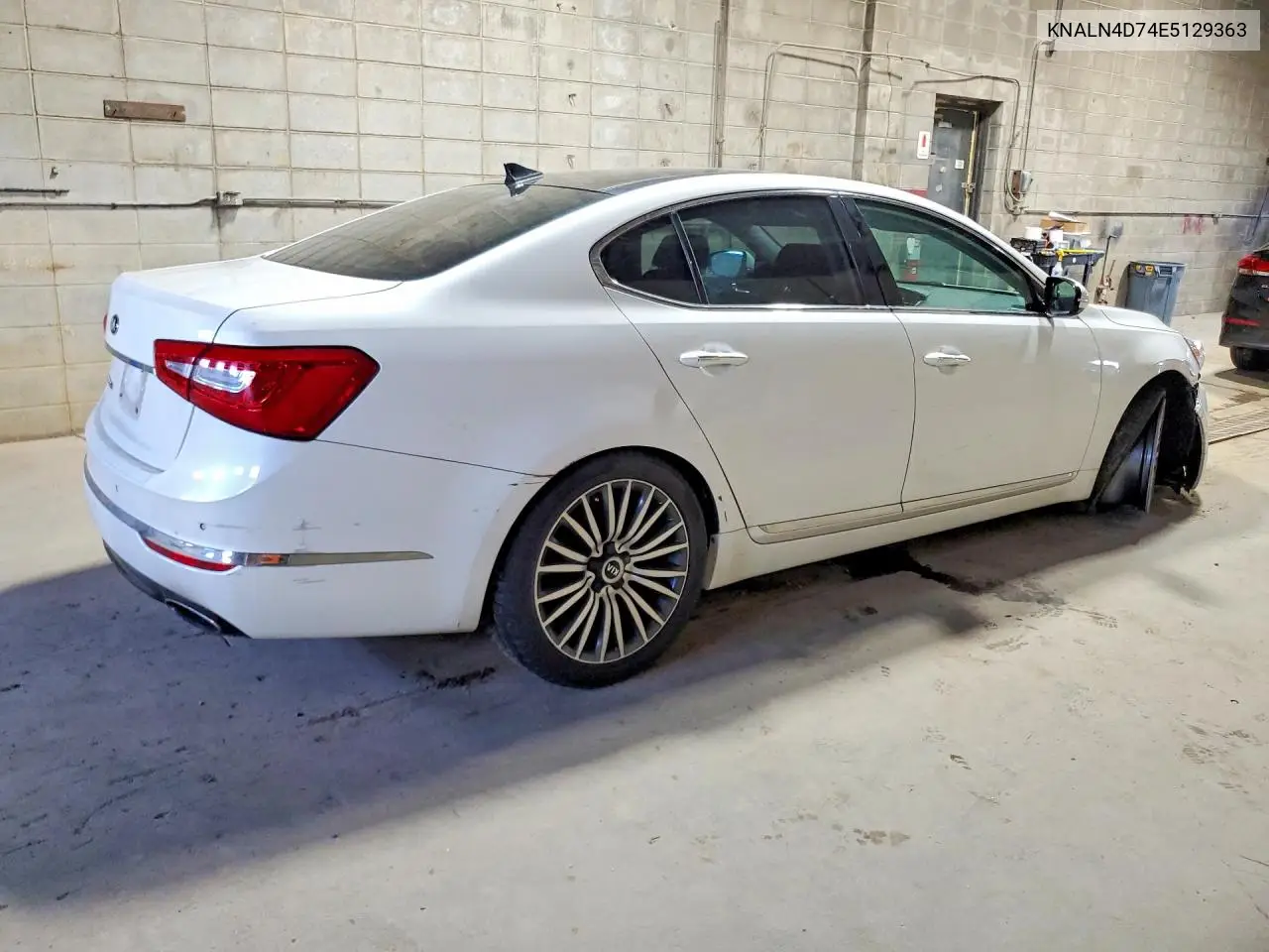 2014 Kia Cadenza Premium VIN: KNALN4D74E5129363 Lot: 58869106