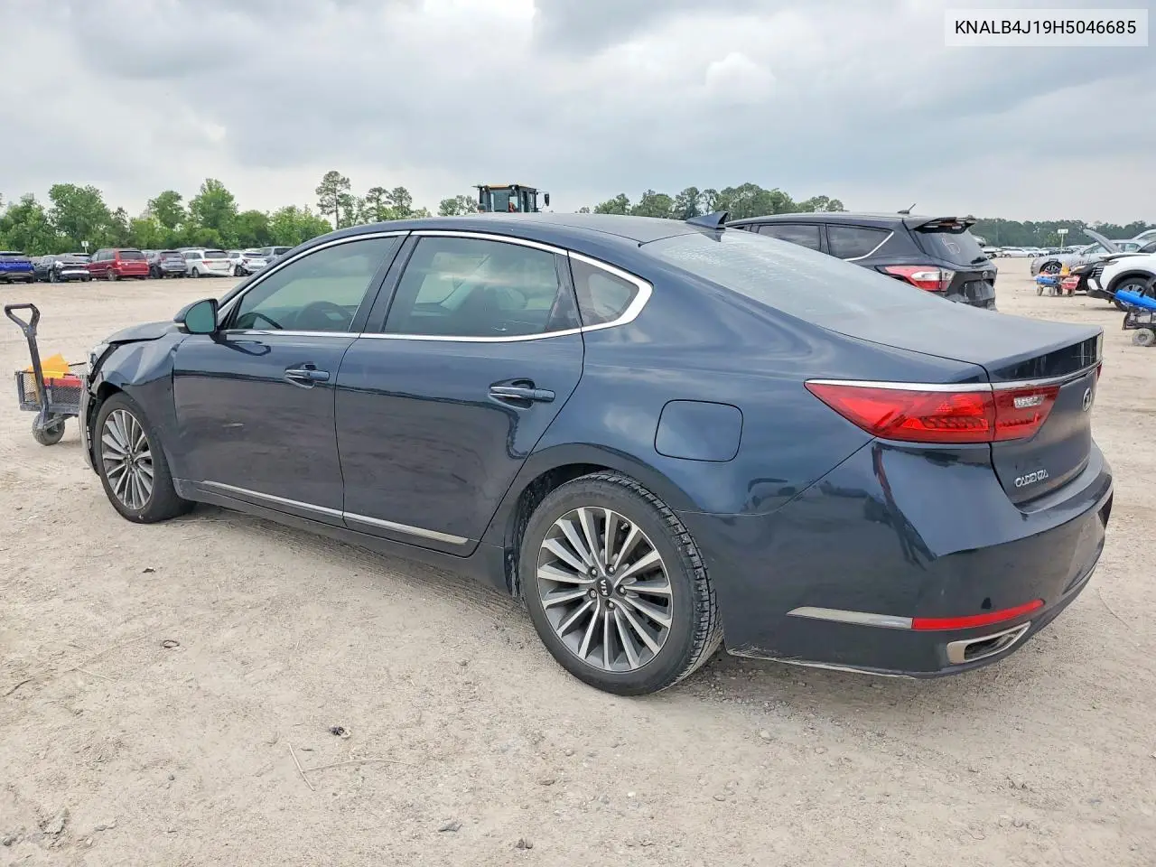 2017 Kia Cadenza Premium VIN: KNALB4J19H5046685 Lot: 51308216