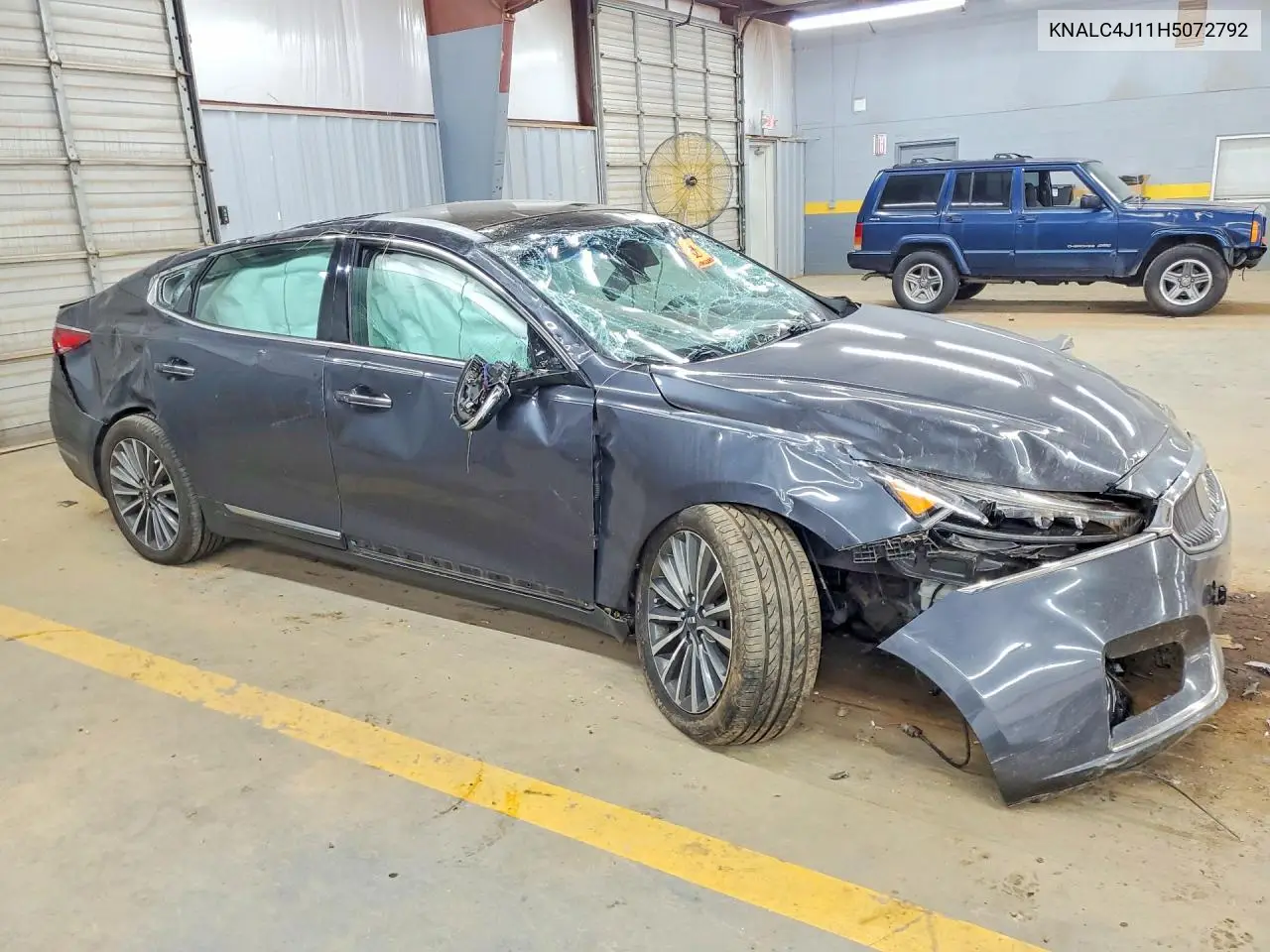 2017 Kia Cadenza Technology VIN: KNALC4J11H5072792 Lot: 57013226