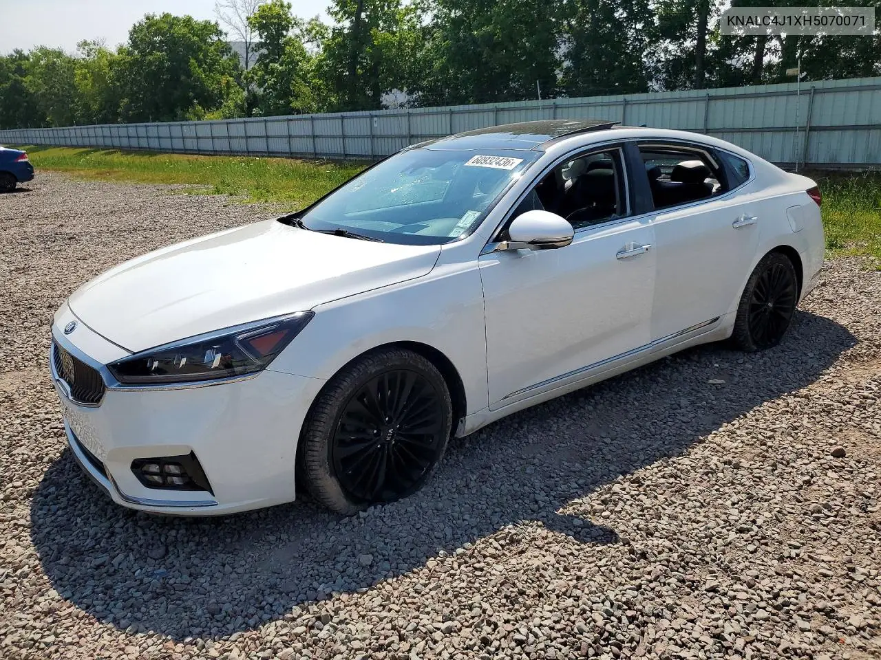 2017 Kia Cadenza Limited VIN: KNALC4J1XH5070071 Lot: 60932436