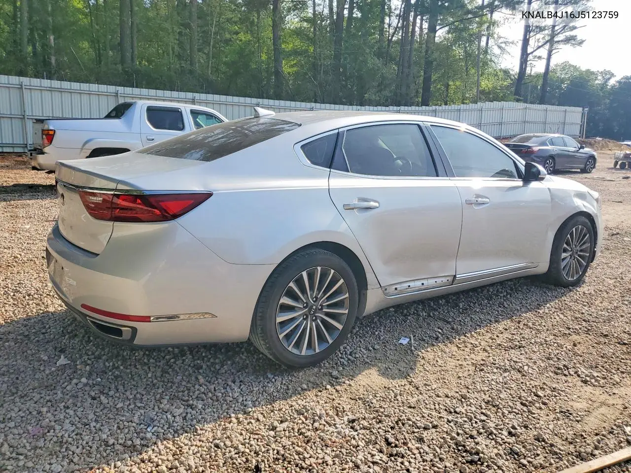 2018 Kia Cadenza Premium VIN: KNALB4J16J5123759 Lot: 59309066