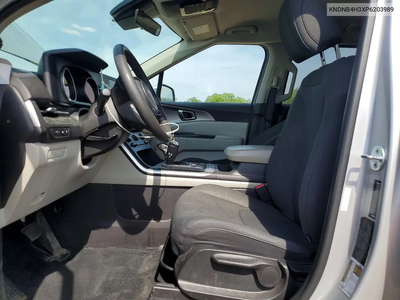 2023 Kia Carnival Lx VIN: KNDNB4H3XP6203989 Lot: 56106856