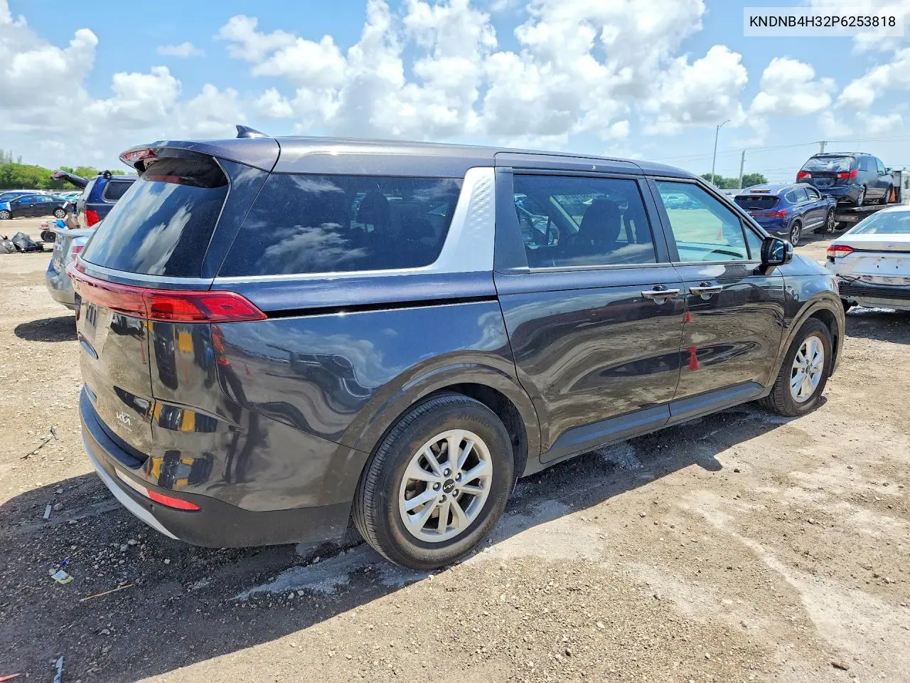 2023 Kia Carnival Lx VIN: KNDNB4H32P6253818 Lot: 58819416