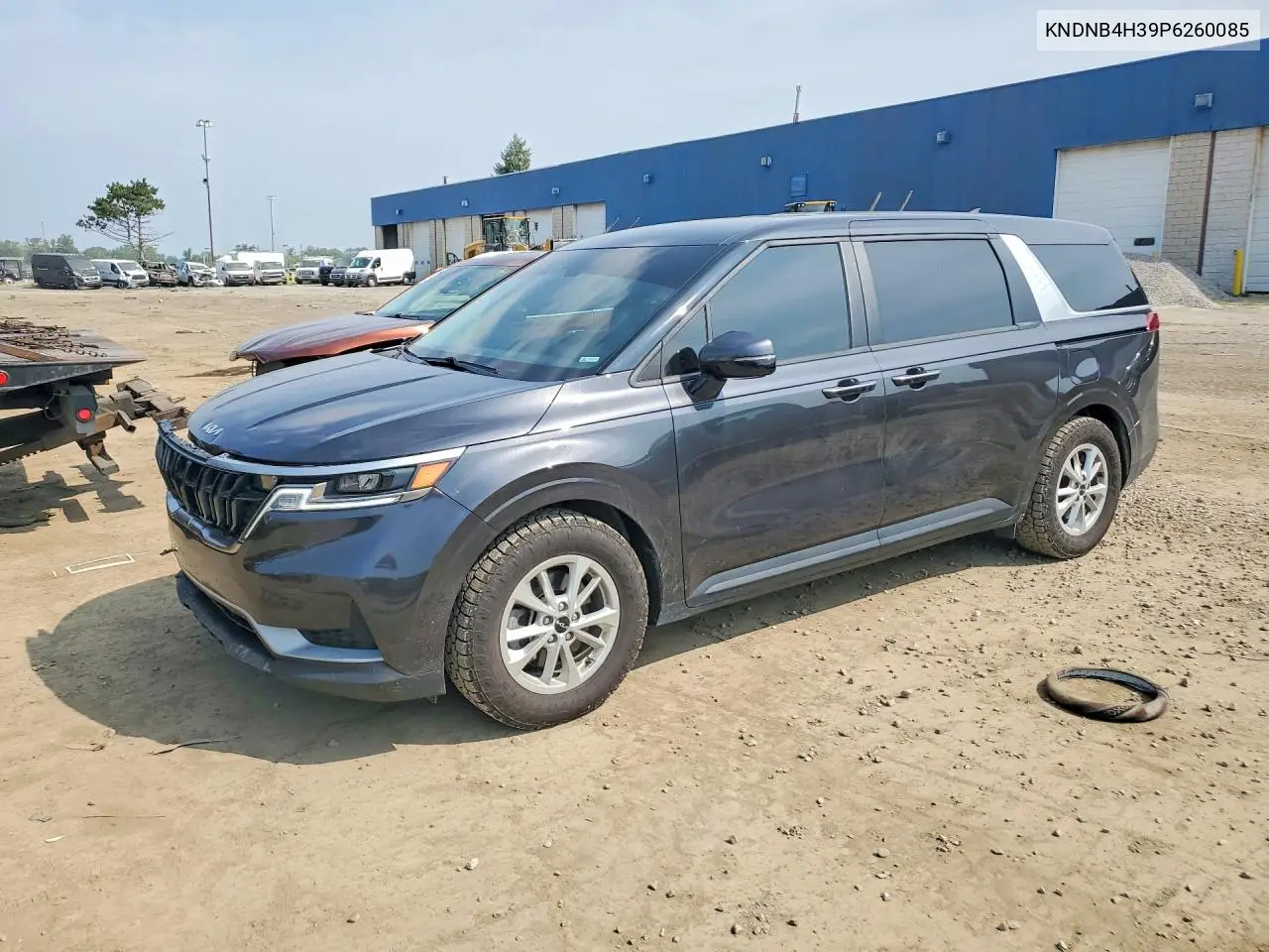 2023 Kia Carnival Lx VIN: KNDNB4H39P6260085 Lot: 61515446