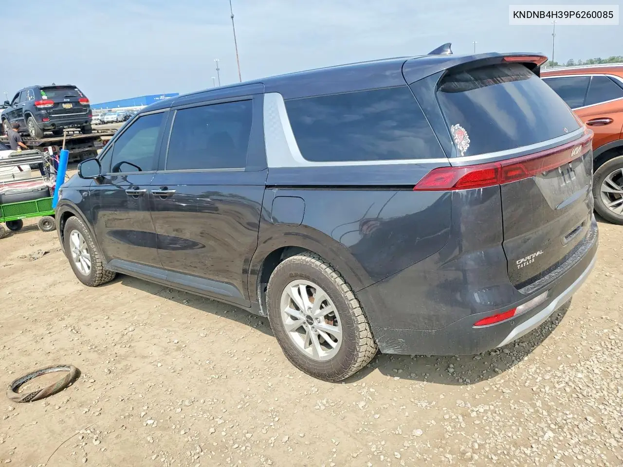 2023 Kia Carnival Lx VIN: KNDNB4H39P6260085 Lot: 61515446