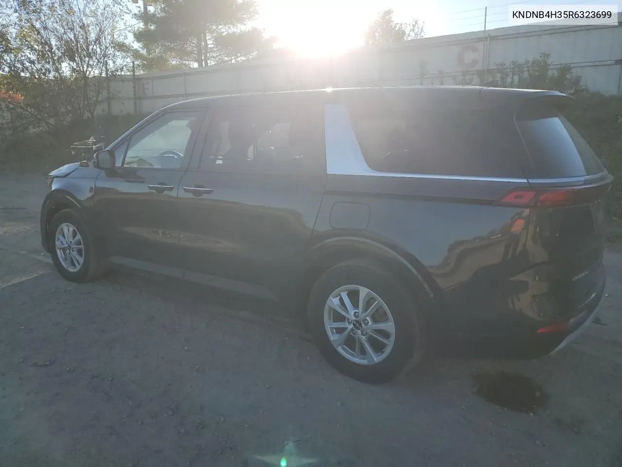 KNDNB4H35R6323699 2024 Kia Carnival Lx