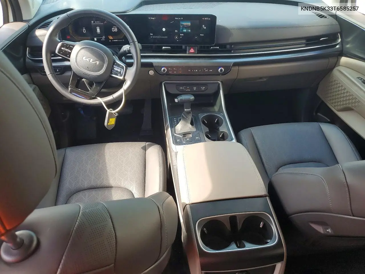 2026 Kia Carnival Lxs VIN: KNDNB5K33T6585257 Lot: 54628436