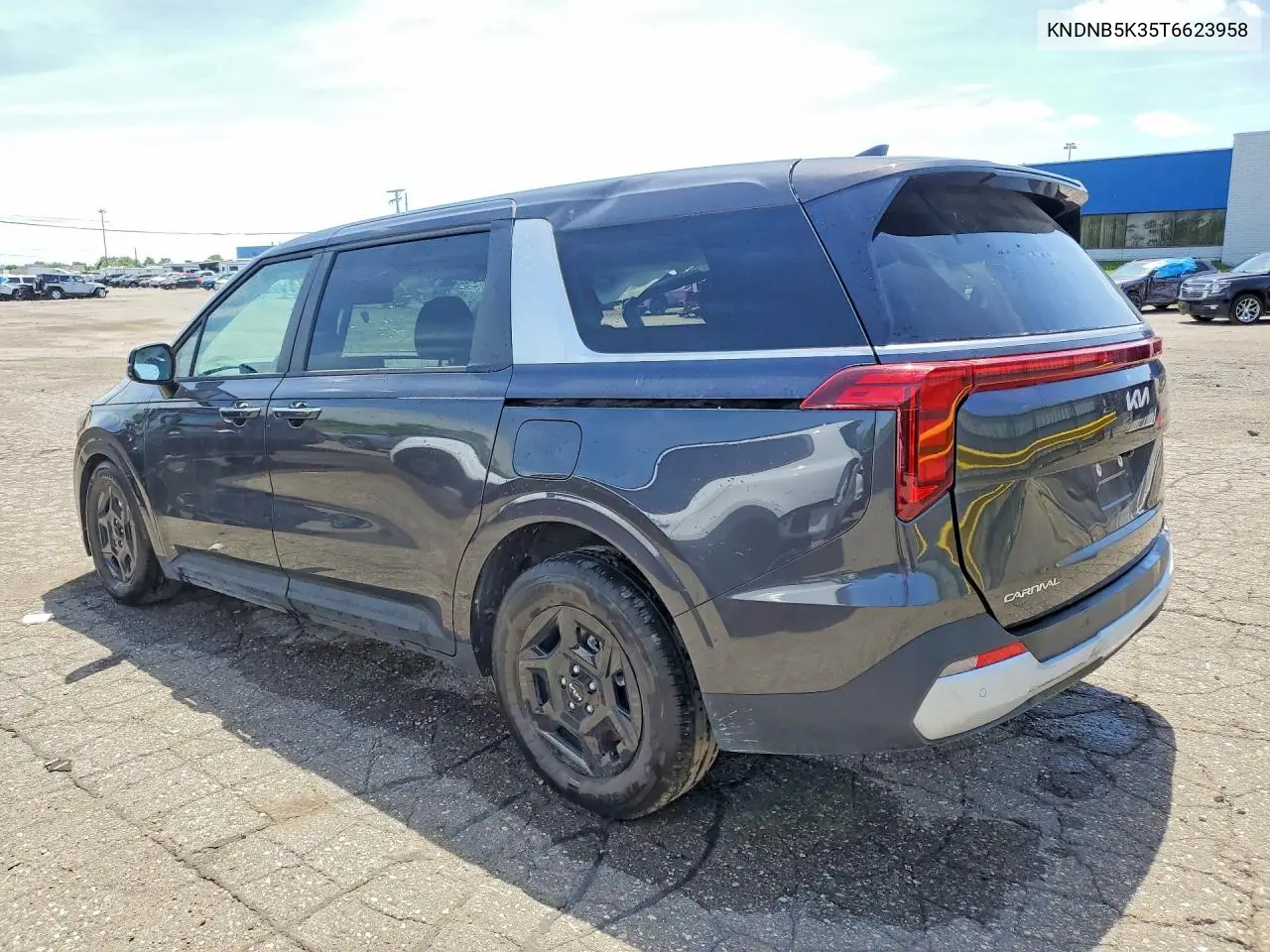 2026 Kia Carnival Lxs VIN: KNDNB5K35T6623958 Lot: 57212846