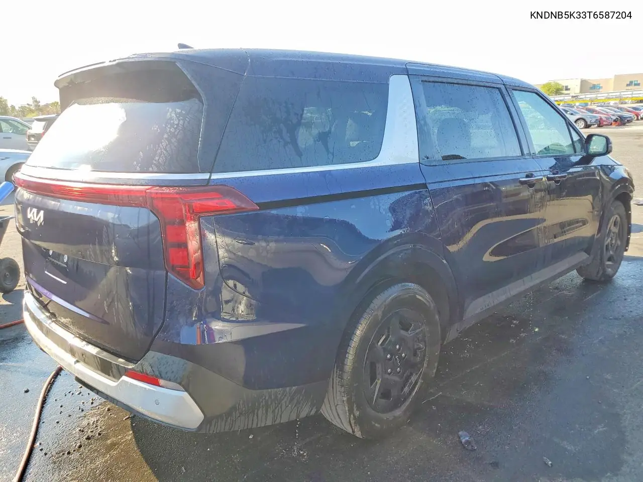 2026 Kia Carnival Lxs VIN: KNDNB5K33T6587204 Lot: 57549216