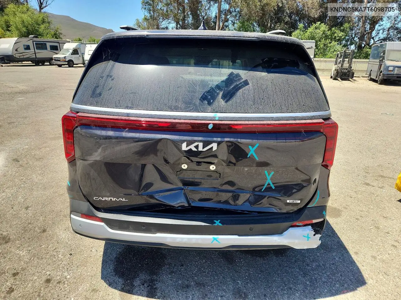 2026 Kia Carnival Ex VIN: KNDNC5KA7T6098705 Lot: 61030836