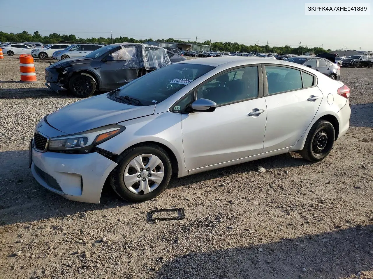 2017 Kia Forte Lx VIN: 3KPFK4A7XHE041889 Lot: 61510086