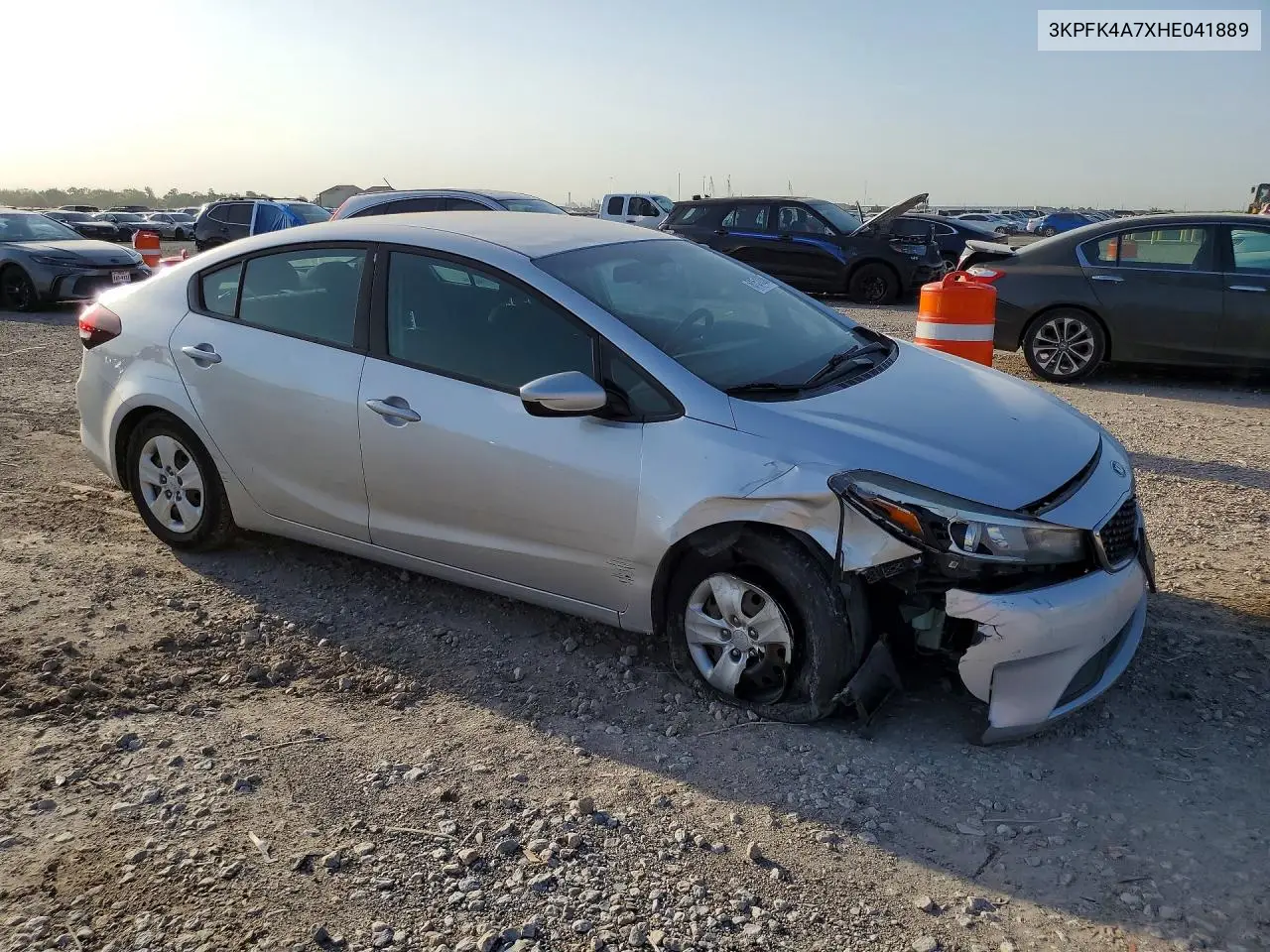2017 Kia Forte Lx VIN: 3KPFK4A7XHE041889 Lot: 61510086