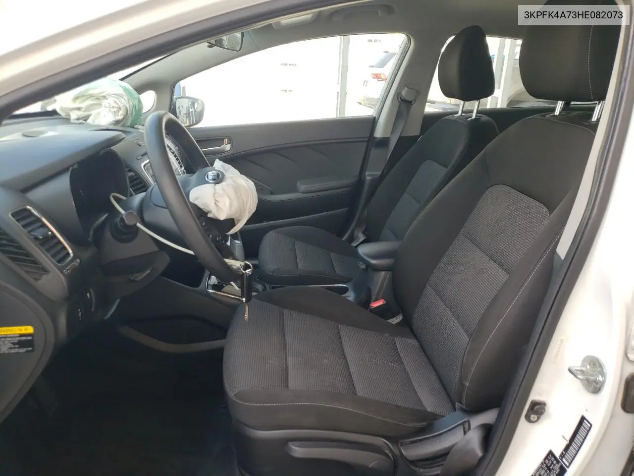 3KPFK4A73HE082073 2017 Kia Forte Lx