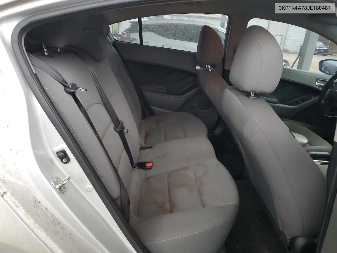 3KPFK4A78JE180487 2018 Kia Forte Lx