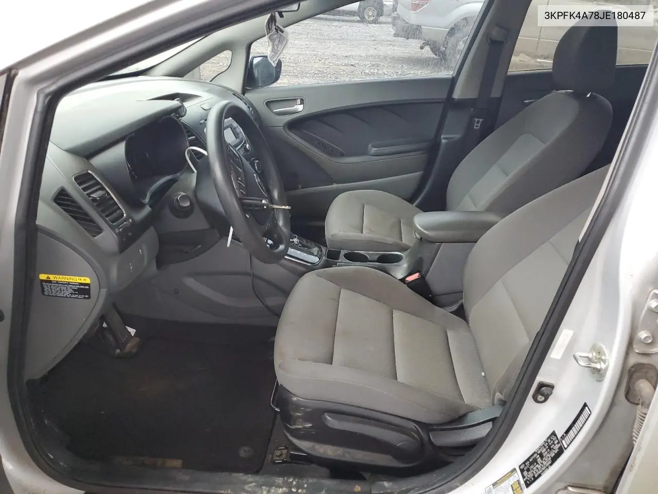 3KPFK4A78JE180487 2018 Kia Forte Lx