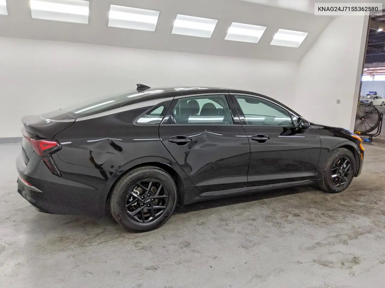 2025 Kia K5 Lxs VIN: KNAG24J71S5362580 Lot: 61066526