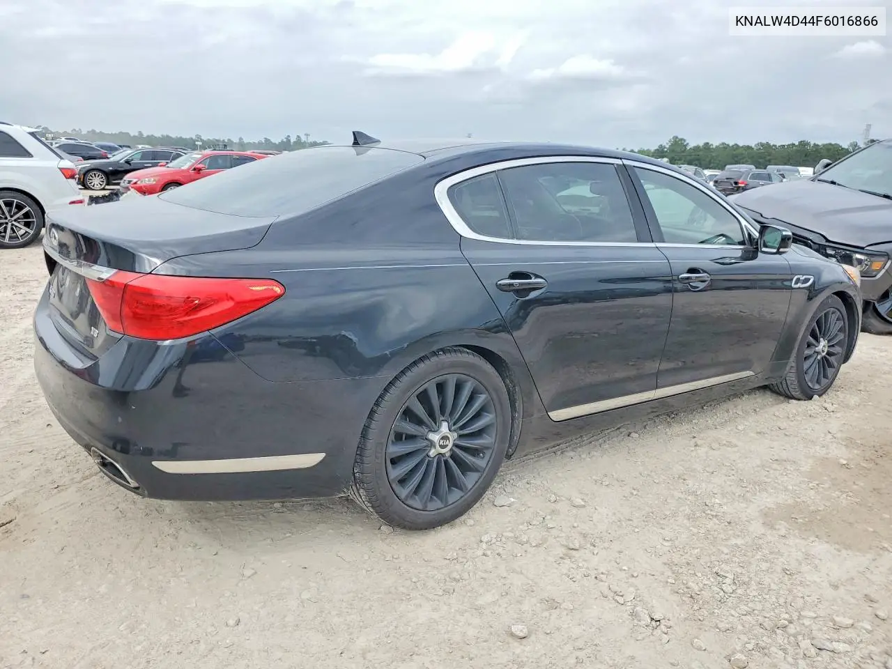 2015 Kia K900 Luxury VIN: KNALW4D44F6016866 Lot: 52585296