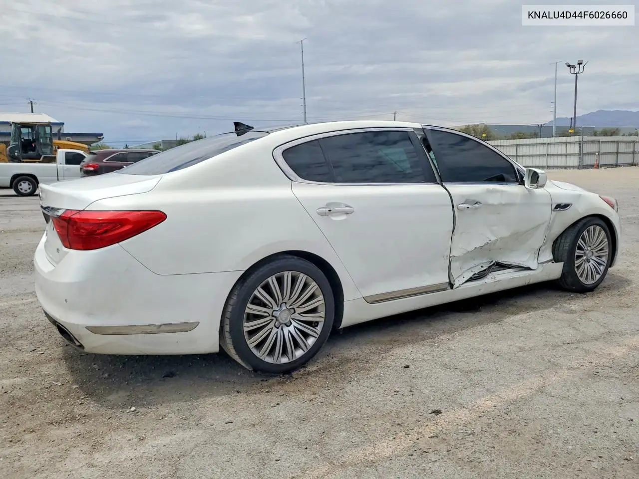 2015 Kia K900 Premium VIN: KNALU4D44F6026660 Lot: 61033596