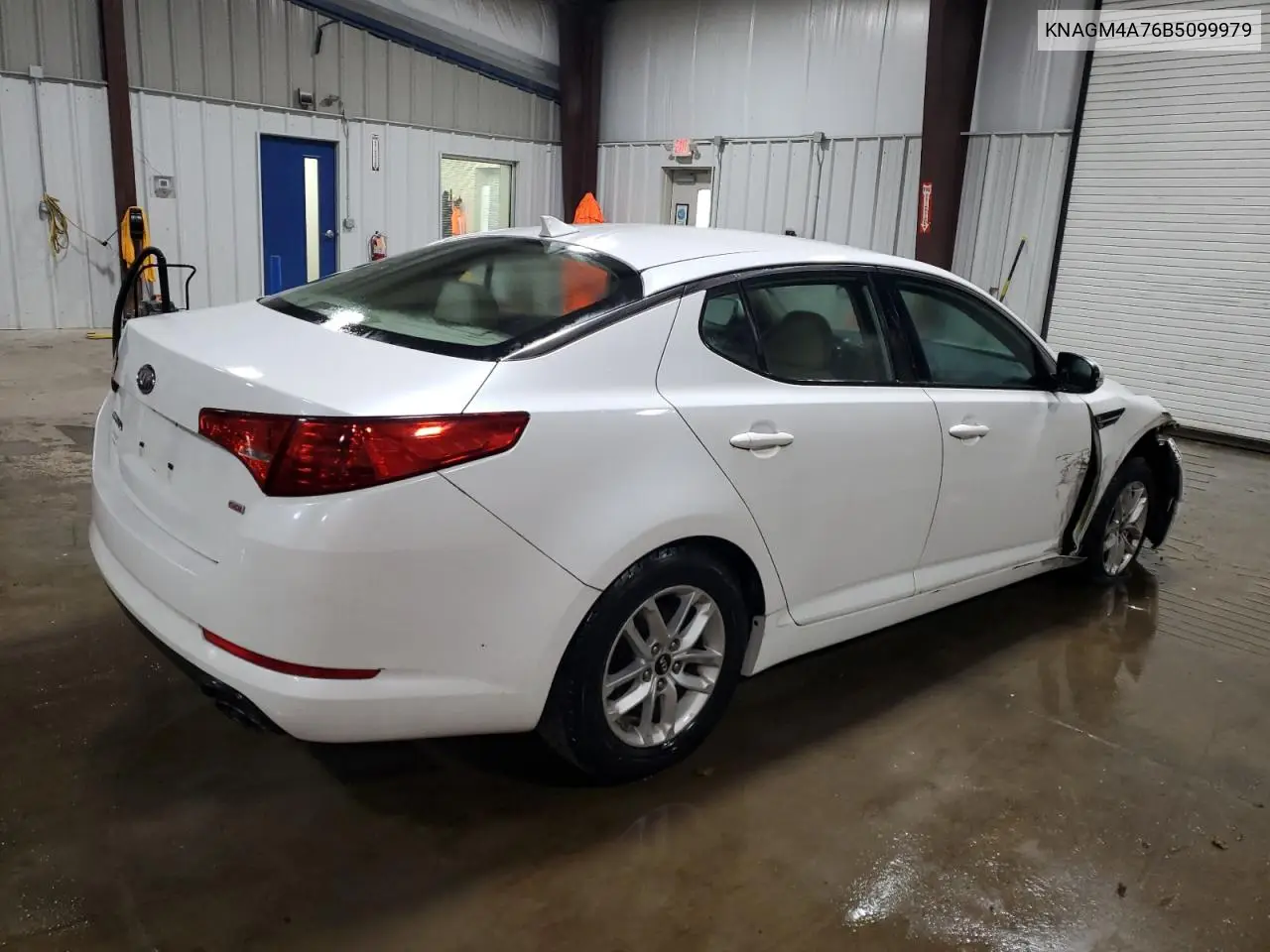 KNAGM4A76B5099979 2011 Kia Optima Lx