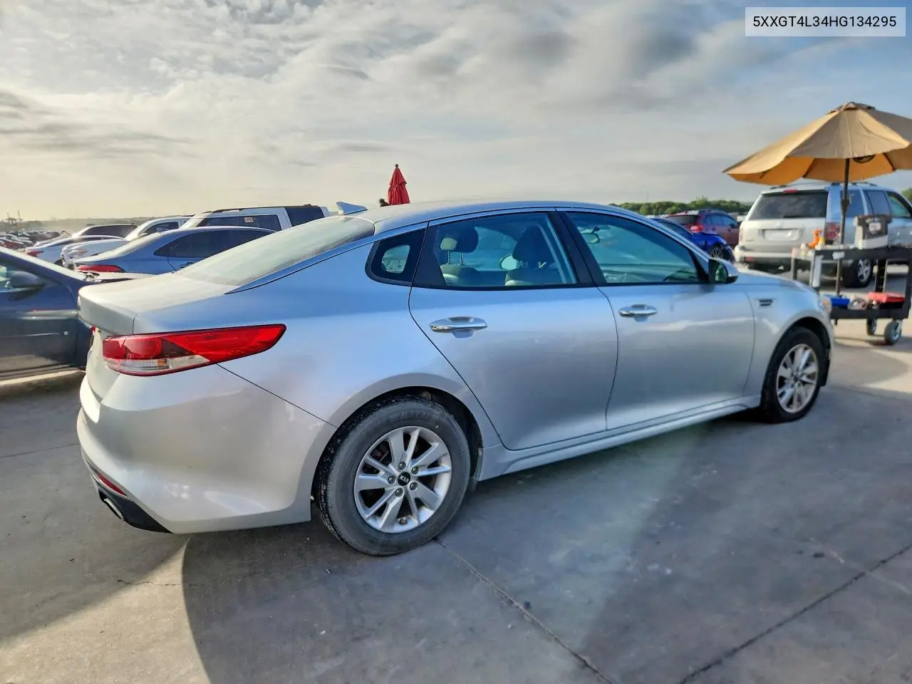 2017 Kia Optima Lx VIN: 5XXGT4L34HG134295 Lot: 61079376