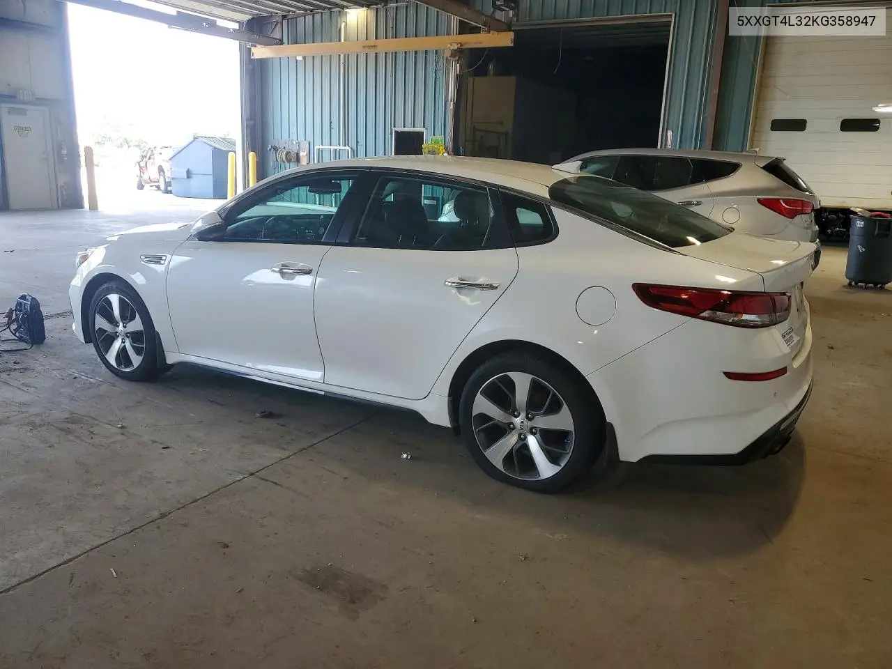 2019 Kia Optima S VIN: 5XXGT4L32KG358947 Lot: 61867996