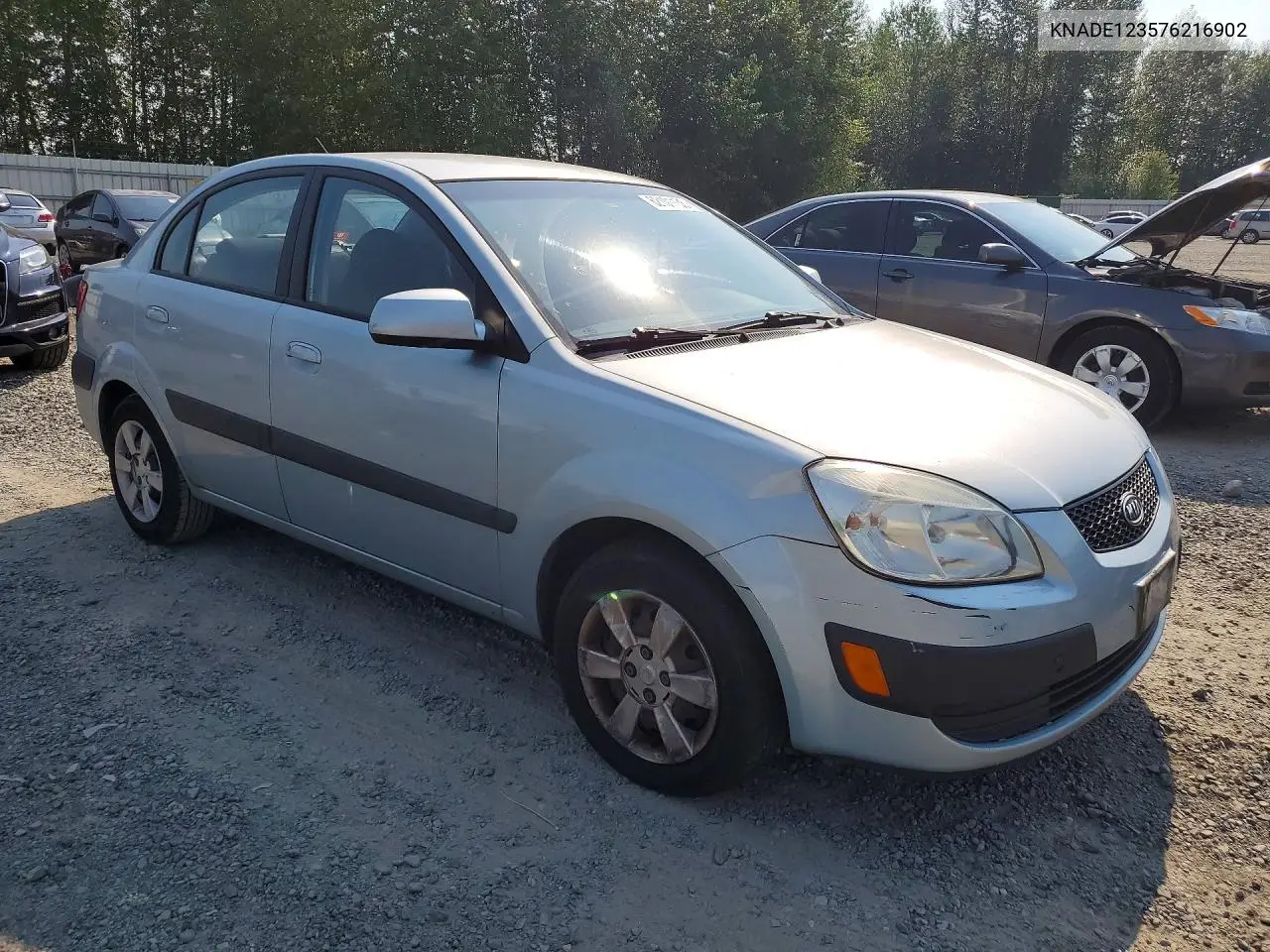 2007 Kia Rio Base VIN: KNADE123576216902 Lot: 62101136