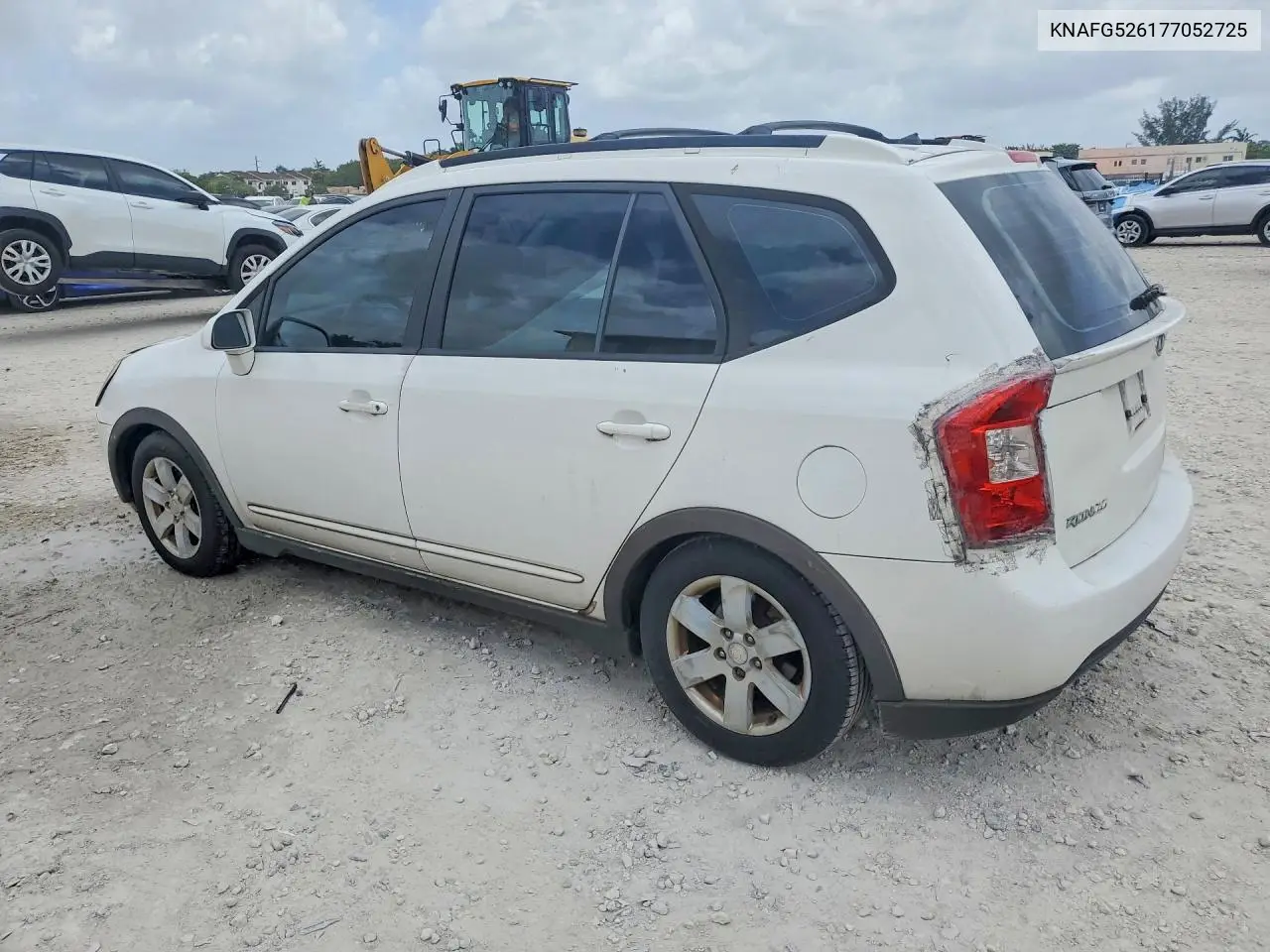 2007 Kia Rondo Lx VIN: KNAFG526177052725 Lot: 55270046