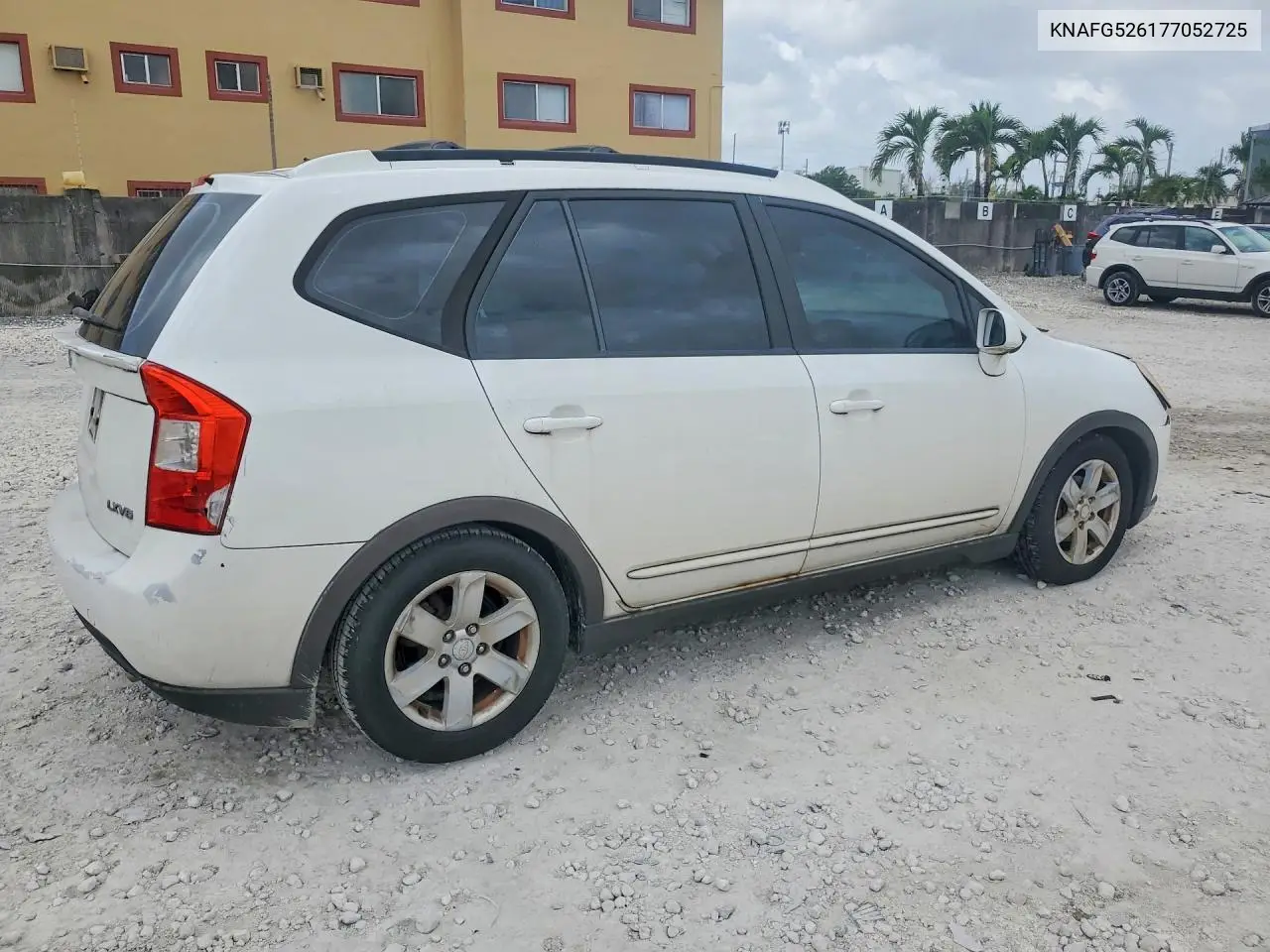 2007 Kia Rondo Lx VIN: KNAFG526177052725 Lot: 55270046