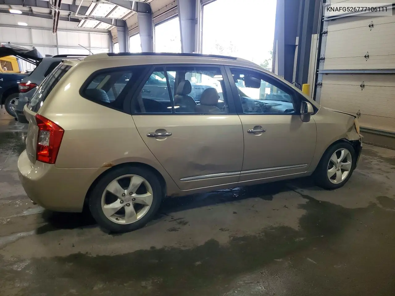 2007 Kia Rondo Lx VIN: KNAFG526777106111 Lot: 60148366