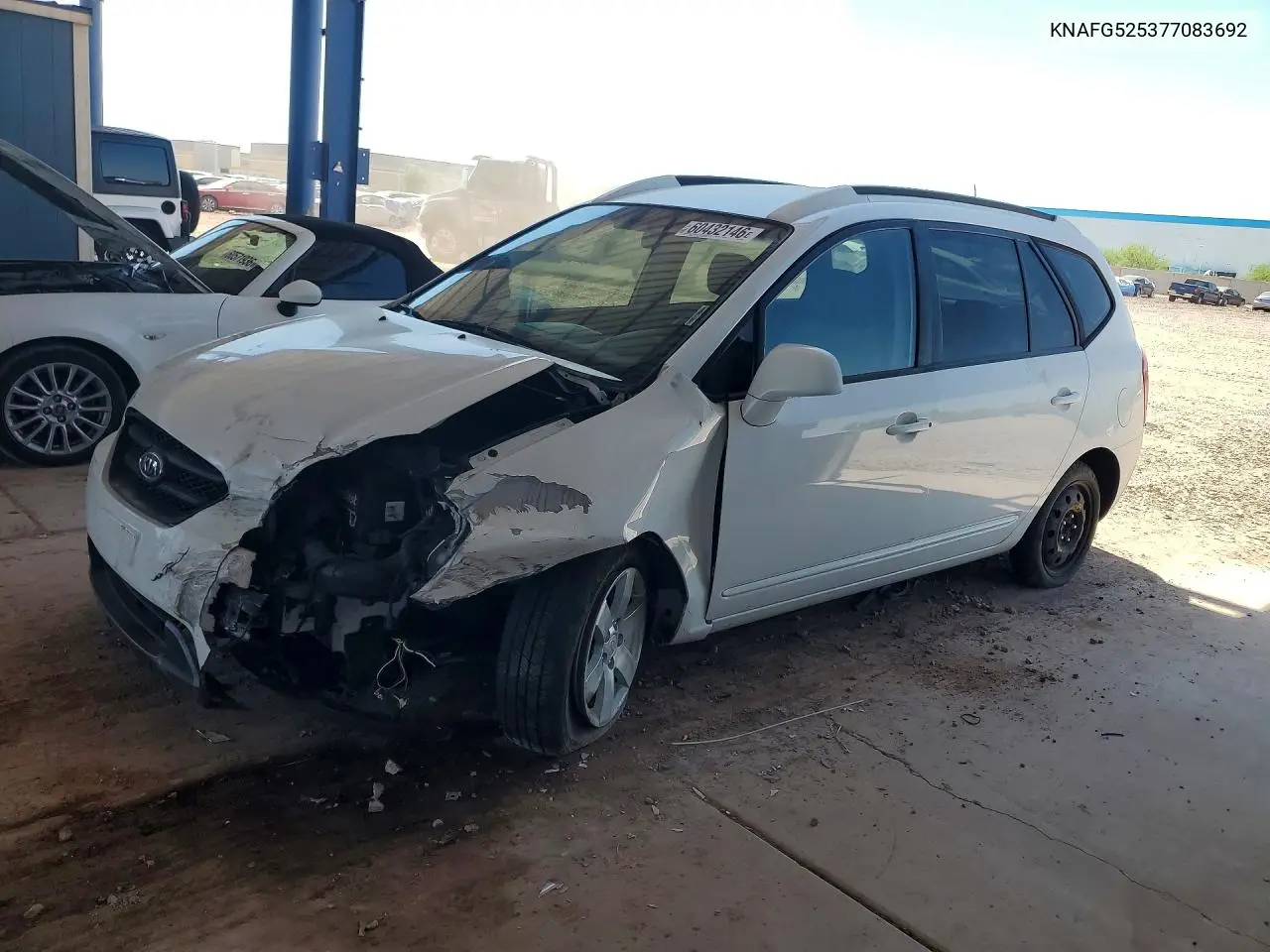2007 Kia Rondo Base/Lx/Ex VIN: KNAFG525377083692 Lot: 60432146