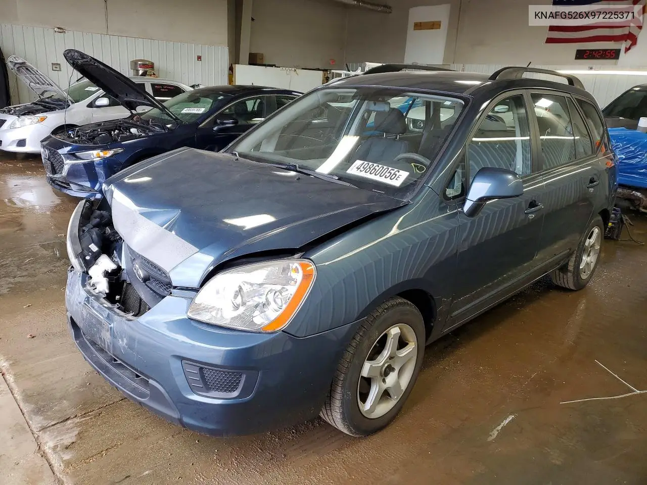 2009 Kia Rondo Lx VIN: KNAFG526X97225371 Lot: 49860056