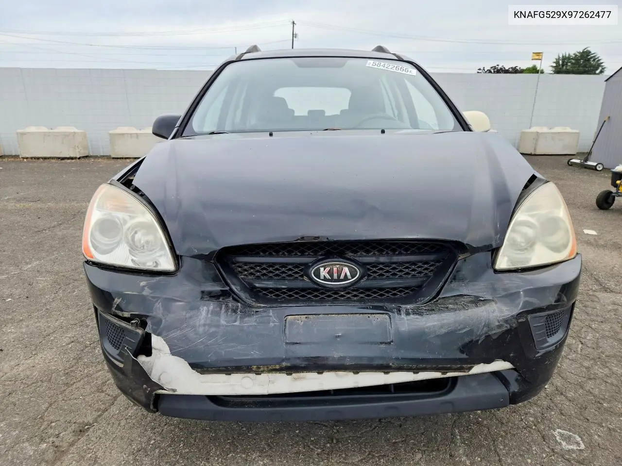2009 Kia Rondo Base VIN: KNAFG529X97262477 Lot: 58422666