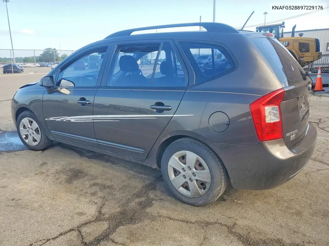2009 Kia Rondo Base VIN: KNAFG528897229176 Lot: 60256576