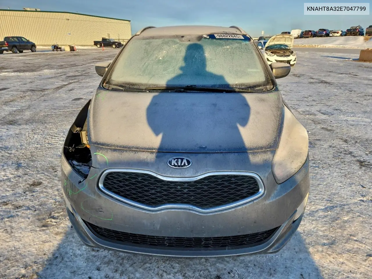 2014 Kia Rondo VIN: KNAHT8A32E7047799 Lot: 98822845