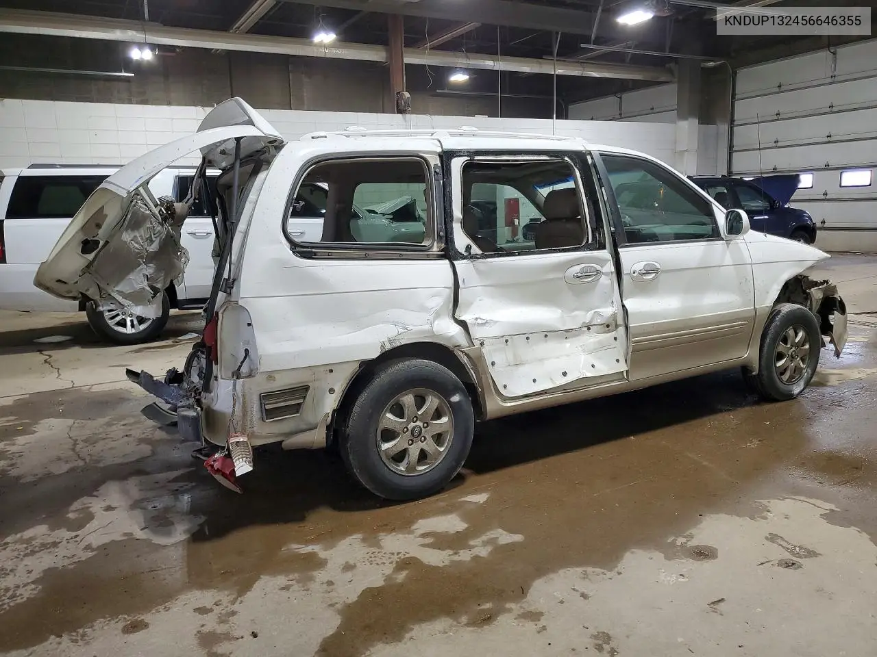 2005 Kia Sedona Lx VIN: KNDUP132456646355 Lot: 52712516