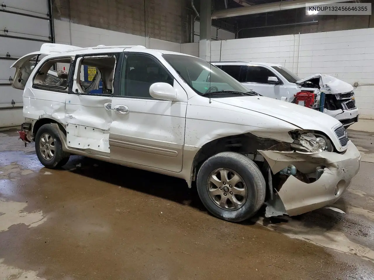 2005 Kia Sedona Lx VIN: KNDUP132456646355 Lot: 52712516