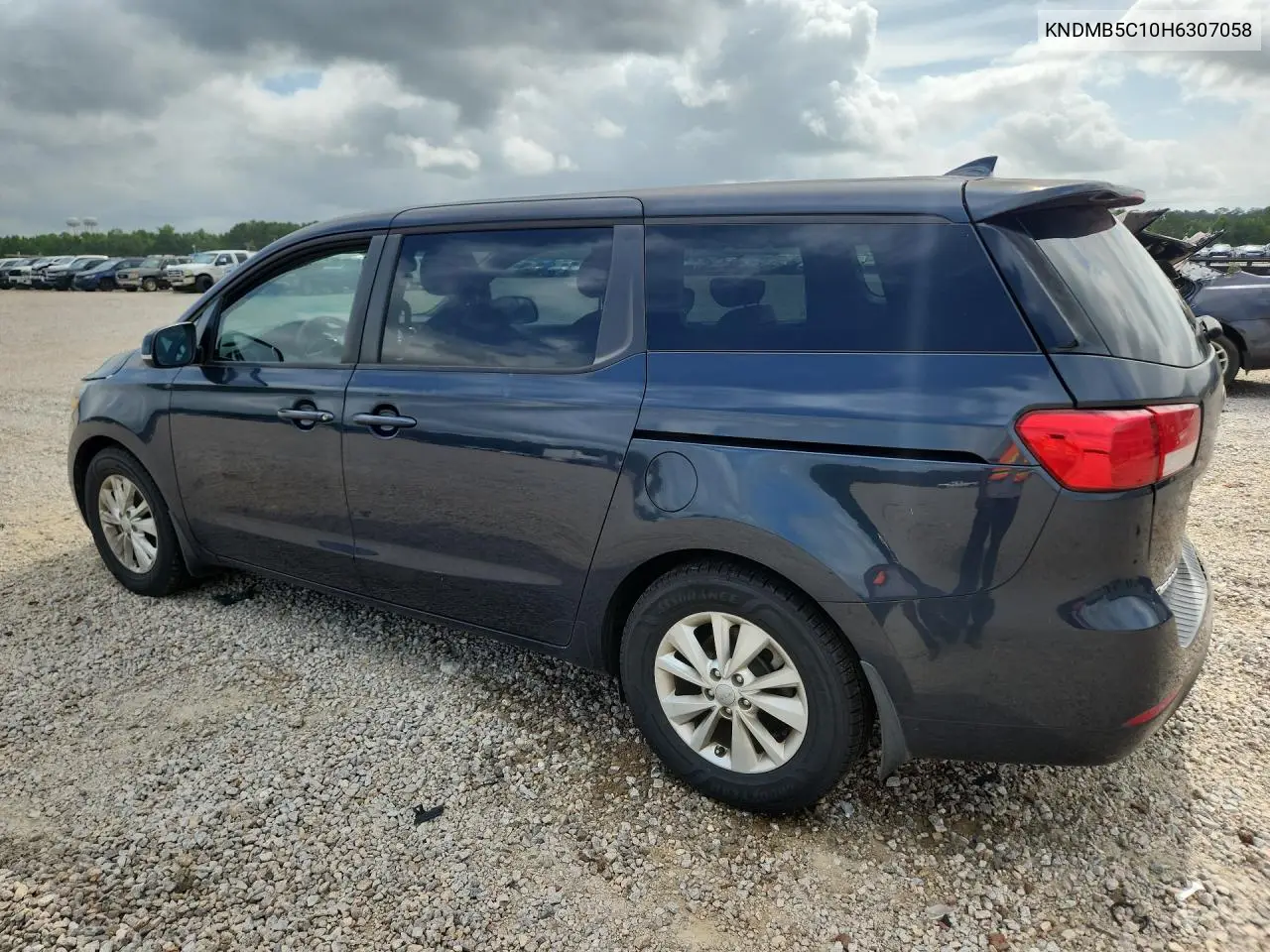 2017 Kia Sedona Lx VIN: KNDMB5C10H6307058 Lot: 61402166